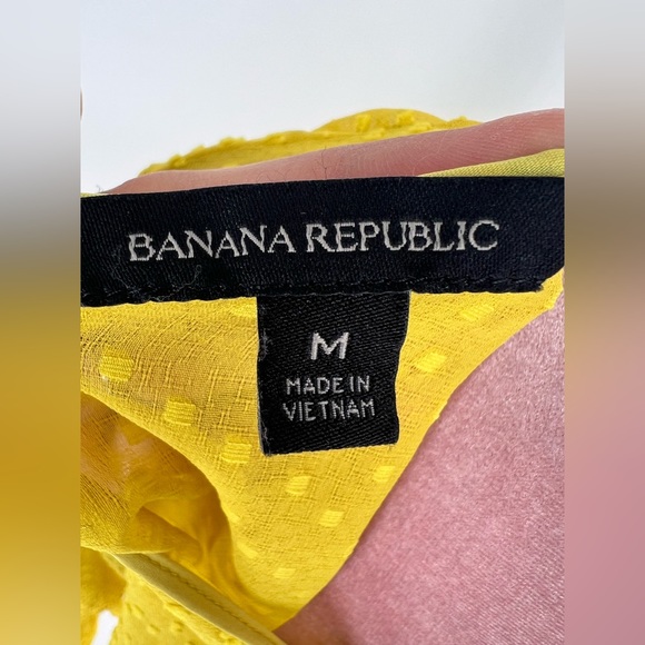 EUC Banana Republic Swiss Dot Blouse - Picture 10 of 10